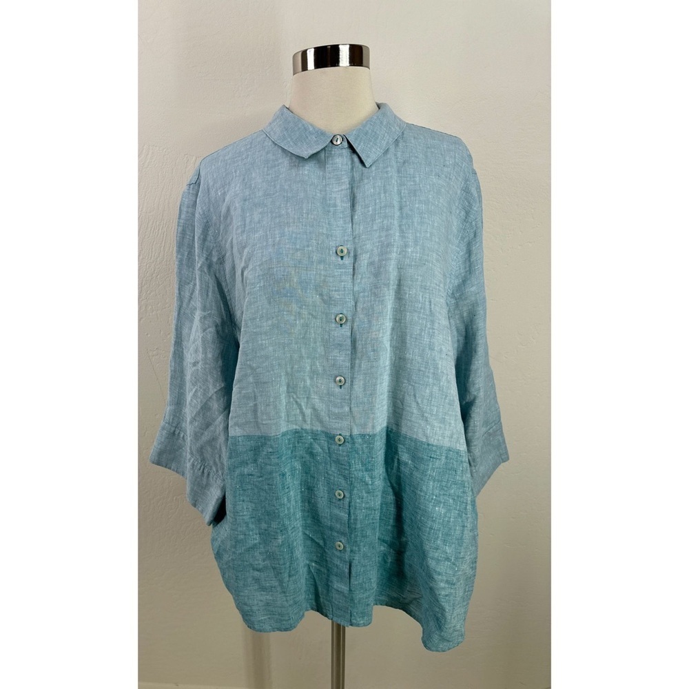 Chicos Two Tone Button Down Shirt
